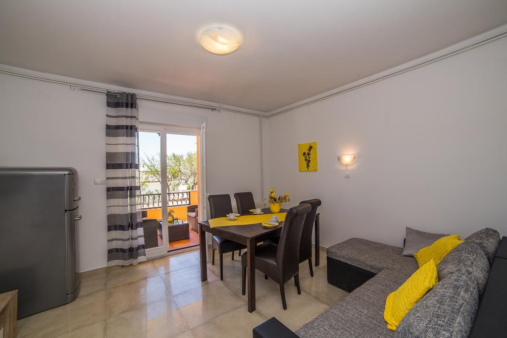 Juric Apartments-Rab Palit エクステリア 写真
